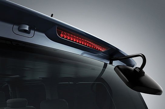 Стоп-сигналдың жоғарғы жарығы бар артқы спойлер (HMSL)