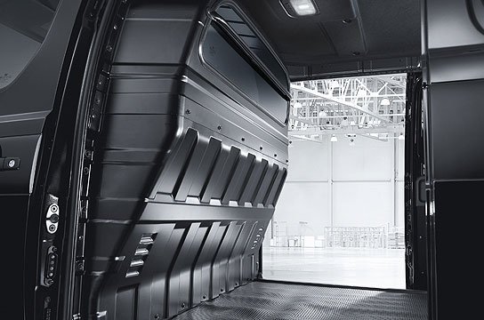 Жолаушылар мен жүк бөлігі арасындағы арқалық